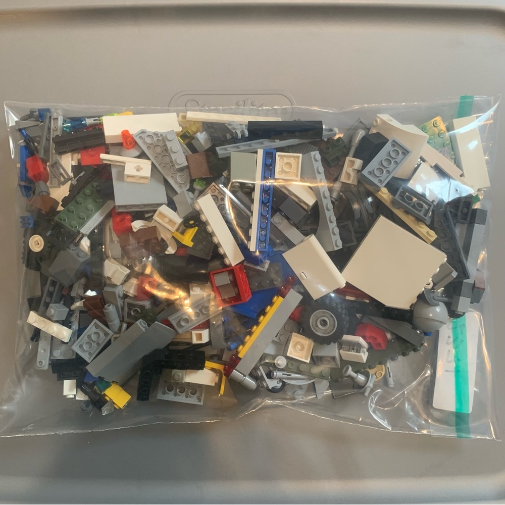 Legos 1lb assorted
(2371) - Picture 2 of 6